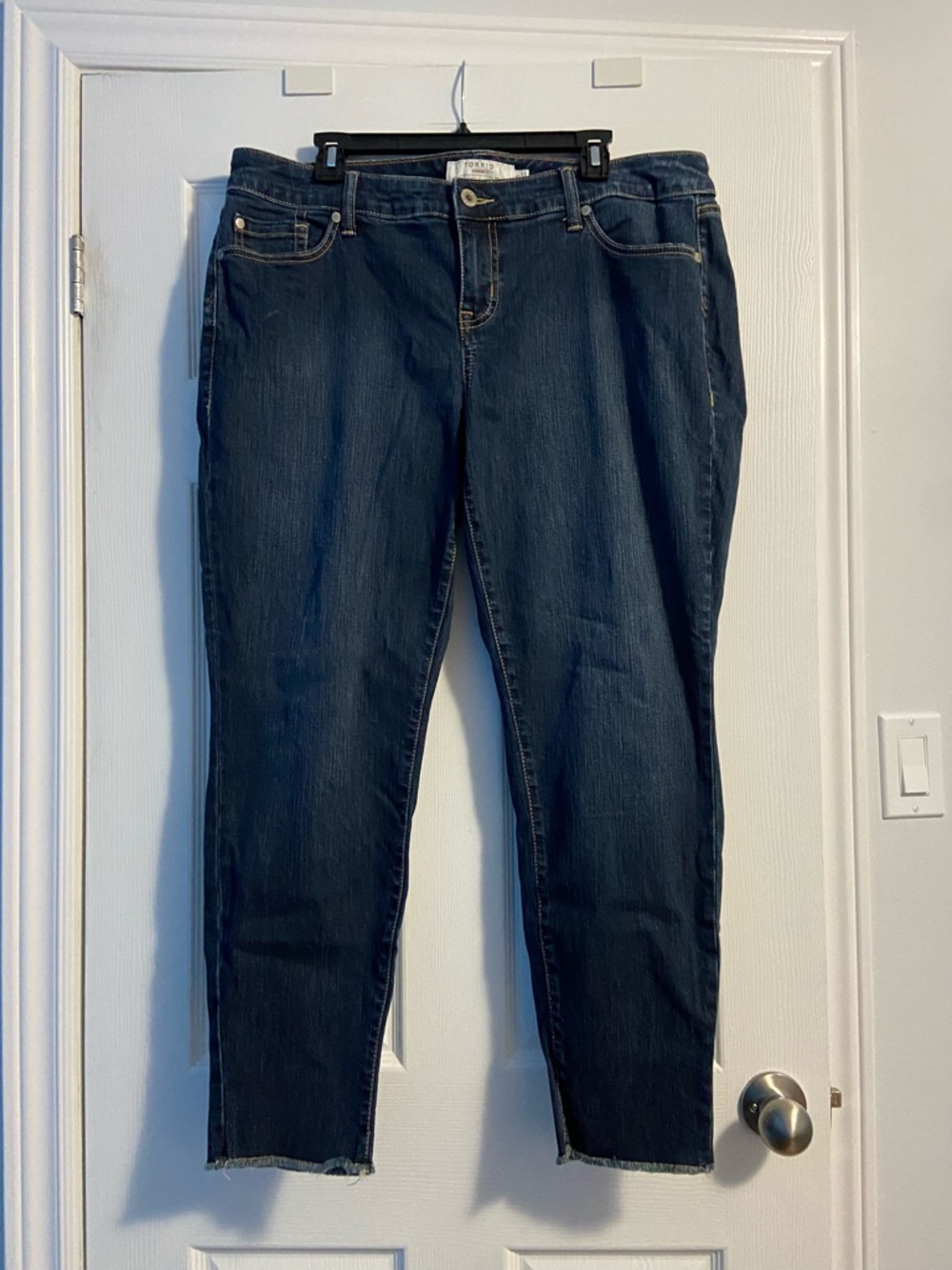 Torrid Denim Women’s Dark Blue Wash Boyfriend Cropped Jeans Size 16